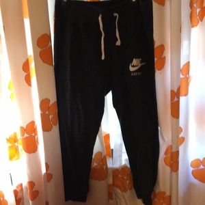 Women’s Nike sweatpants